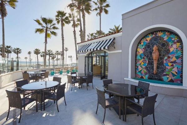 The Waterfront Beach Resort, A Hilton Hotel image 17